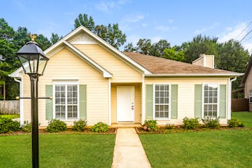 2007 PLANTATION PKWY MOODY, AL 35004